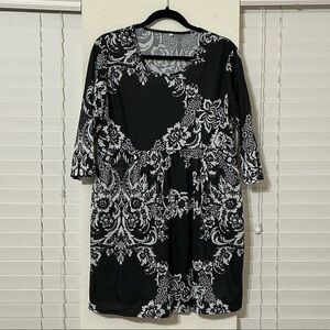 Elegant Black and White Floral Mini Dress